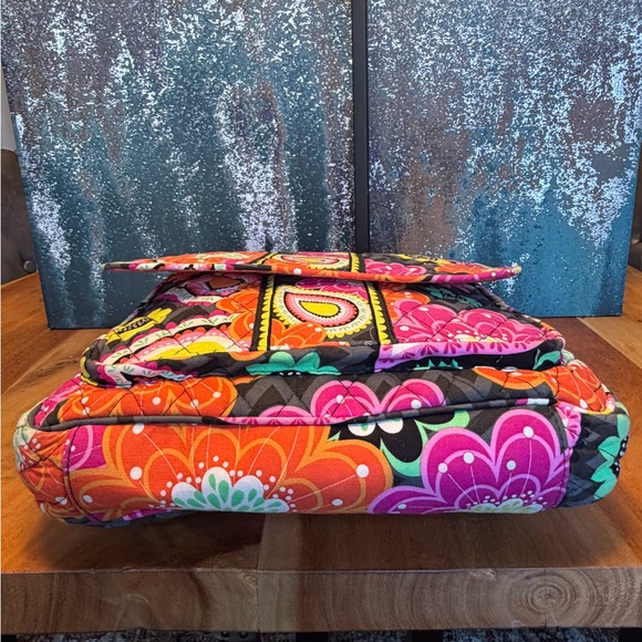 Vera Bradley Retired 2014 Vintage Ziggy Zinnia Floral Crossbody Bag (EUC) - Picture 8 of 15